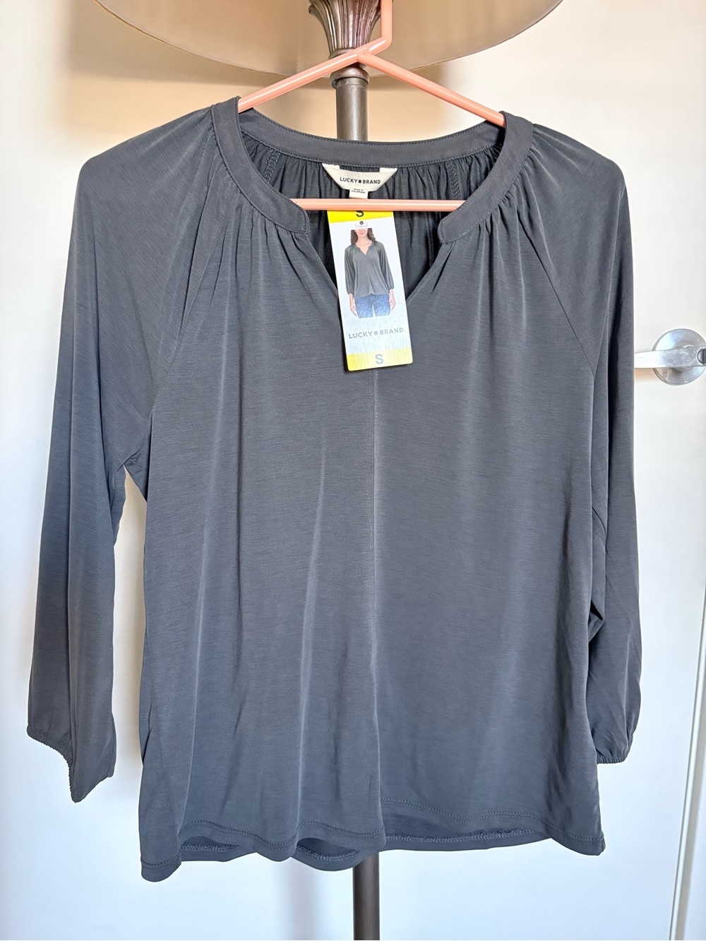 Lucky Brand NWT Sandwash Notch V-Neck Top Charcoal Grey Size S